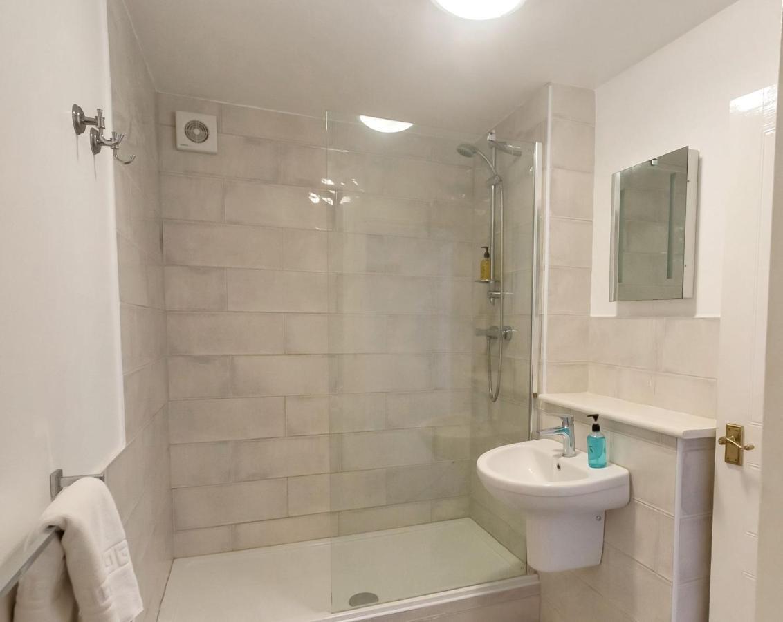 Montpellier Villa Челтнъм Екстериор снимка